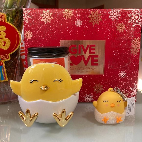 NEW! B&BW 2022 EASTER CHICK Set: Single Wick Candle Holder & Pocketbac Holder - Picture 10 of 10